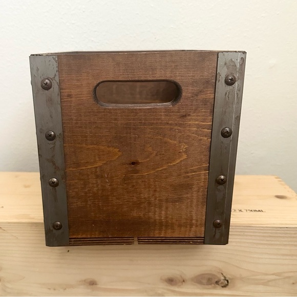 Stella Artois Holiday Wood Metal Beer Crate - Picture 4 of 9